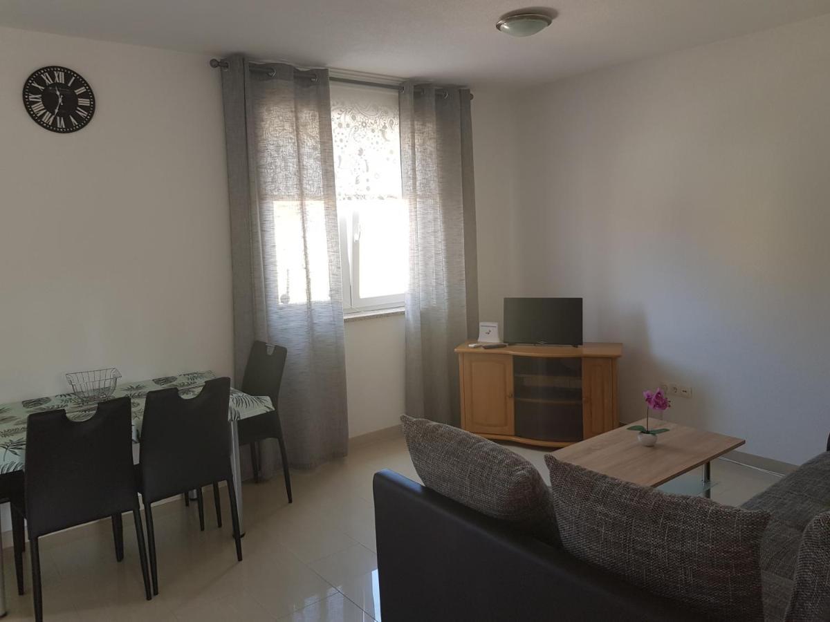 Apartmani Vrdoljak Малинска Экстерьер фото